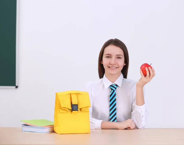 Bonito adolescente estudante — Fotografia de Stock