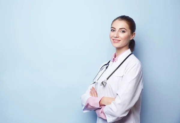 Giovane nutrizionista femminile — Foto Stock