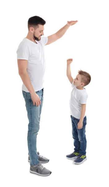 Hombre guapo con hijo — Foto de Stock