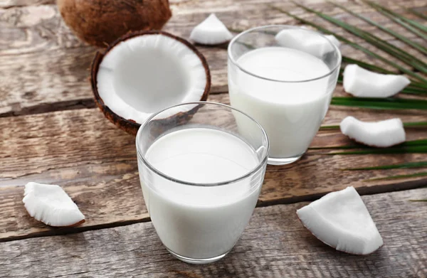 Composition with tasty coconut milk — Stock Photo, Image