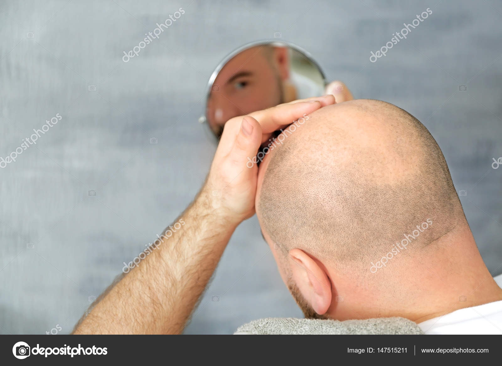 Что может дать лысая башка. Стрижка яйцо для лысых. Башка дай пирожка. Лысая башка дай. Мемы с лысыми людьми.