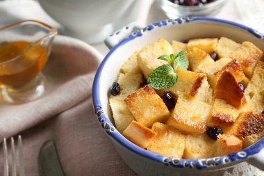 lezzetli ekmek pudingi