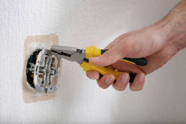 Elektrikçi yükleme soket