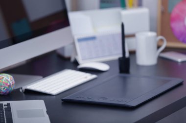 Tasarımcısı modern çalışma alanı 