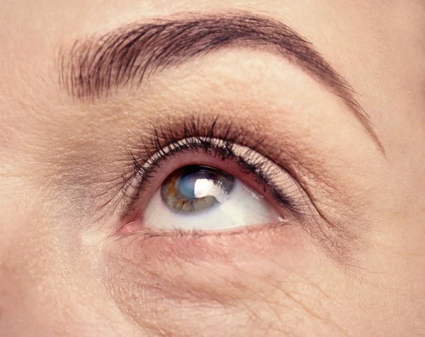 Occhio di donna anziana — Foto Stock