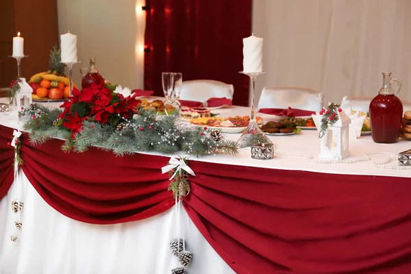Главный свадебный стол — стоковое фото