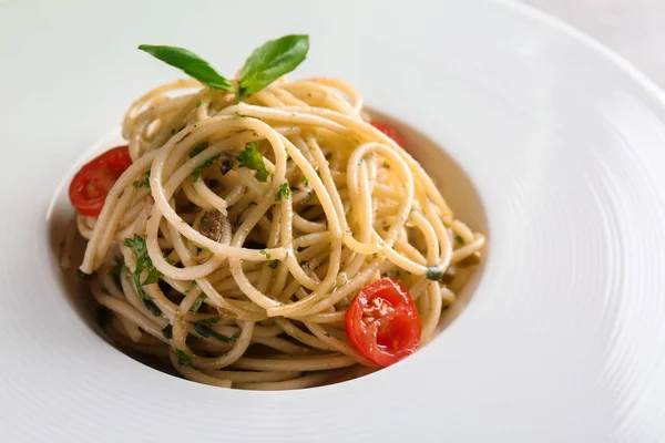 Piatto con deliziosa pasta — Foto Stock