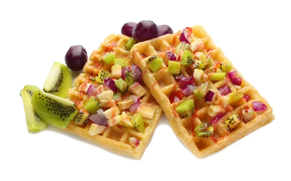 Waffles saborosos com frutas deliciosas — Fotografia de Stock