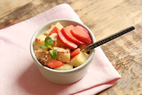 Delicious bread pudding with strawberry — Stock Photo, Image