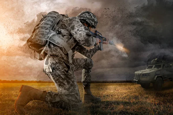 Soldier shooting from rifle on battlefield — Stock Photo, Image