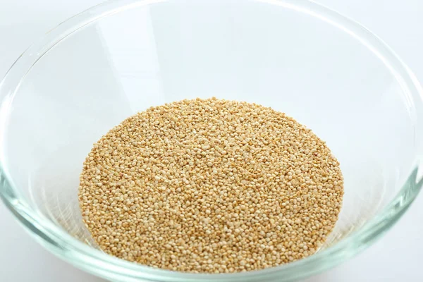 Organic quinoa seeds — Stock Photo, Image