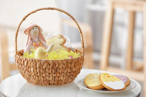 Colorful easter basket — Stock Photo, Image