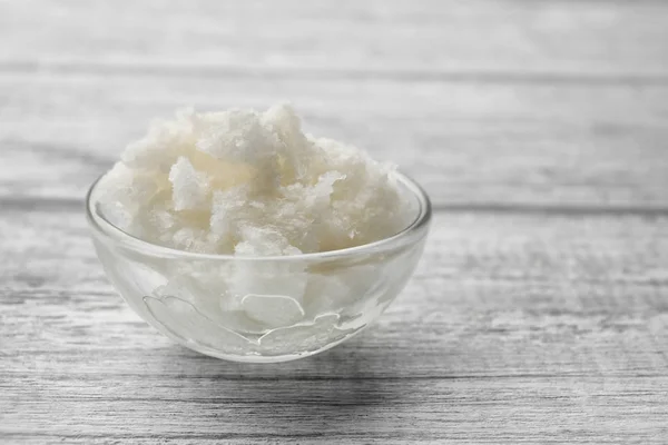 Cuenco de vidrio con aceite de coco — Foto de Stock