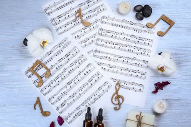 Müzik sayfaları ve spa malzemeleri 
