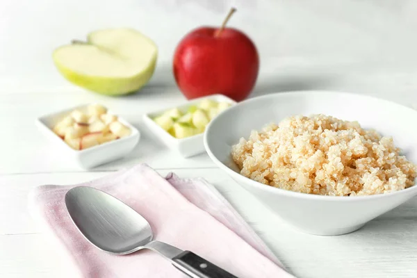 Bowl with cooked quinoa — Stock Photo, Image