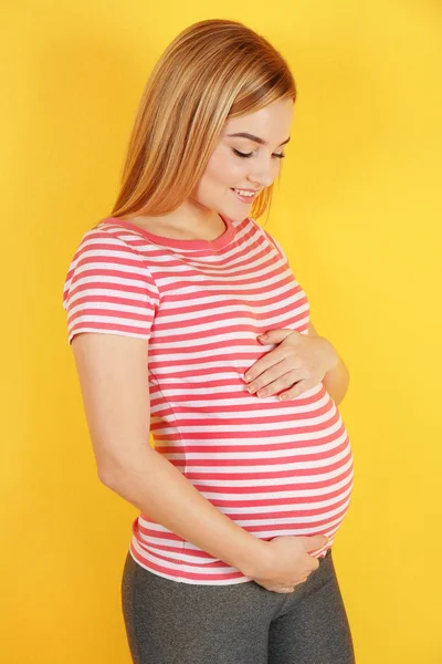 Vacker gravid kvinna — Stockfoto