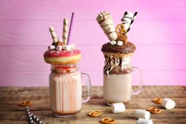 Milkshake, çörek ve tatlılar cam 