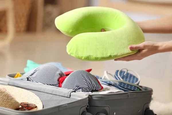 Ambalaj eller yastık bavul seyahat.