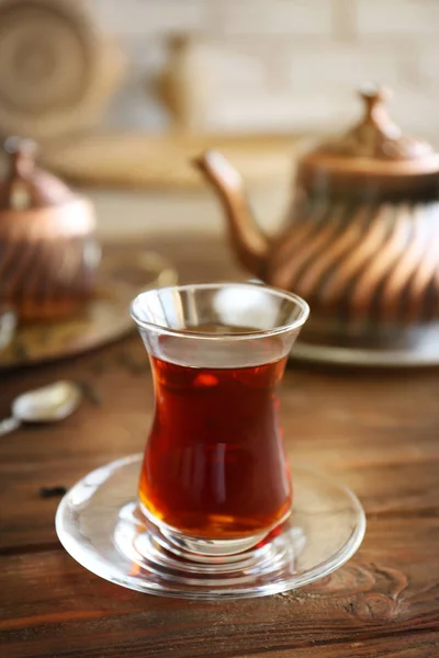 Turecký čaj v tradičním skle — Stock fotografie