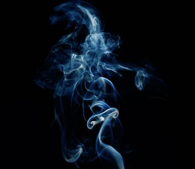 Beyaz duman swirls  