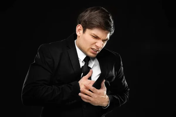 Άνθρωπος υποφέρει από πόνο στο στήθος — Φωτογραφία Αρχείου