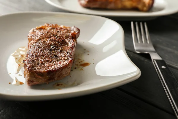 Lezzetli biftek ile plaka 