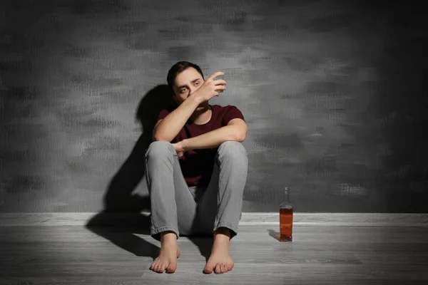 Schöner depressiver Mann — Stockfoto