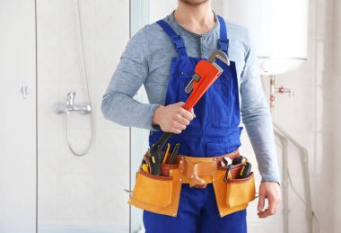 Tesisatçı holding boru anahtarı
