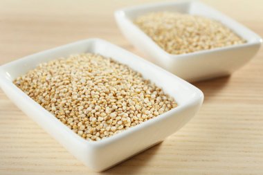 Quinoa tohumları ile kase