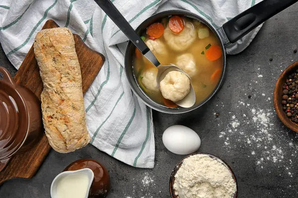 Tavuk ve köfte ile güveç