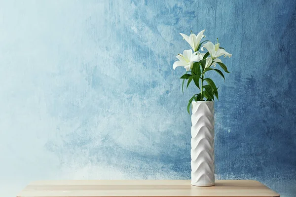 Güzel beyaz lilyum — Stok fotoğraf
