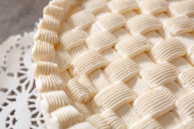 Lezzetli peynirli kek dekore edilmiş