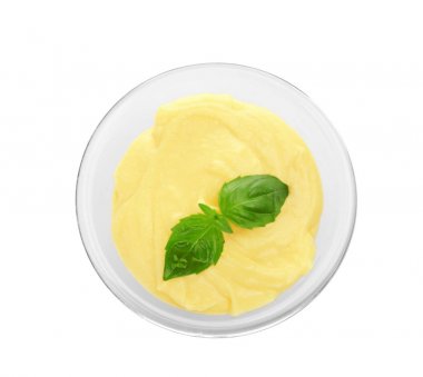 Krem peynir ve fesleğen yaprakları