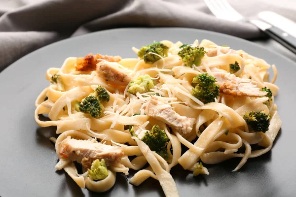 Delicioso frango Alfredo — Fotografia de Stock