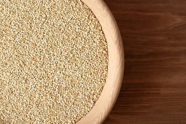 Semi di quinoa biologica in ciotola — Foto Stock