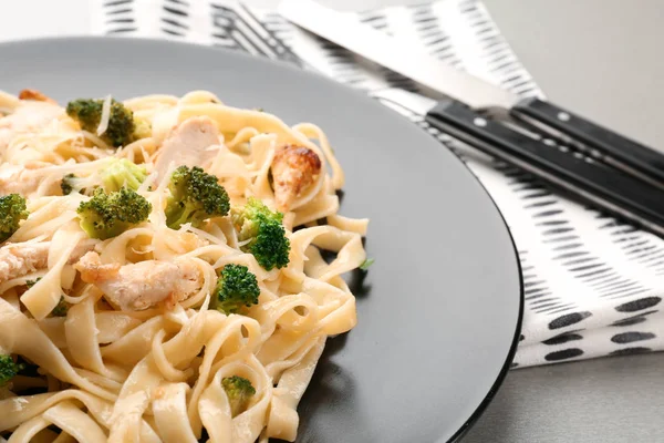 Plate with delicious Chicken Alfredo — Stock Photo, Image