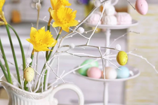 Beau bouquet avec décorations de Pâques — Photo