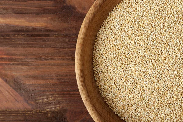 Sementes de quinoa orgânica na tigela — Fotografia de Stock