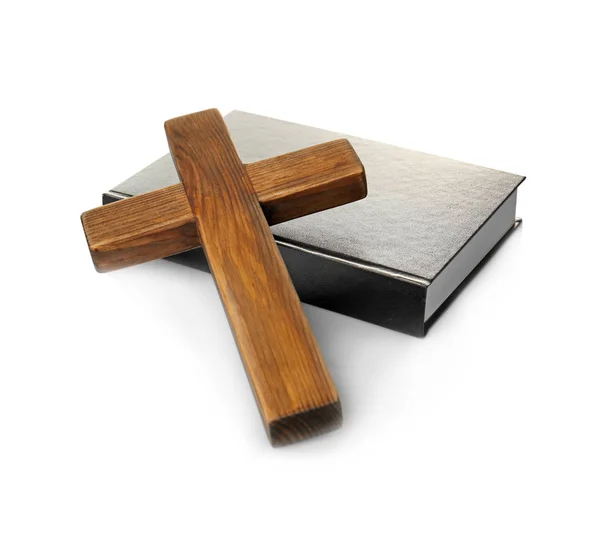 Fából készült keresztet és a Szent Biblia — Stock Fotó