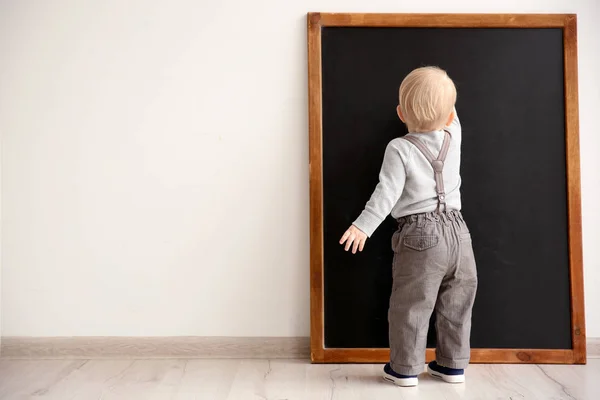 Schattig jongetje — Stockfoto