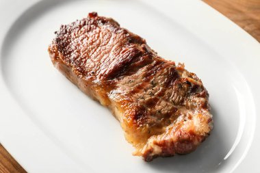 Lezzetli biftek ile plaka 