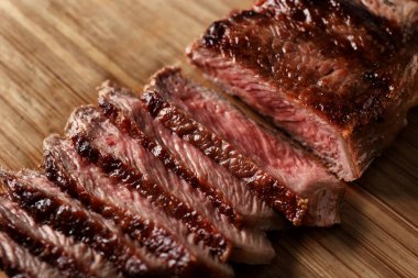 Lezzetli biftek dilimlenmiş