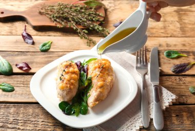 lezzetli tavuk göğsü plaka üzerinde