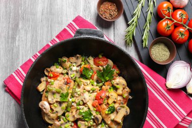 Lezzetli Pan marsala tavuk