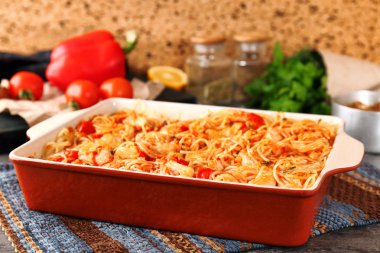 lezzetli tavuk spagetti yemek 