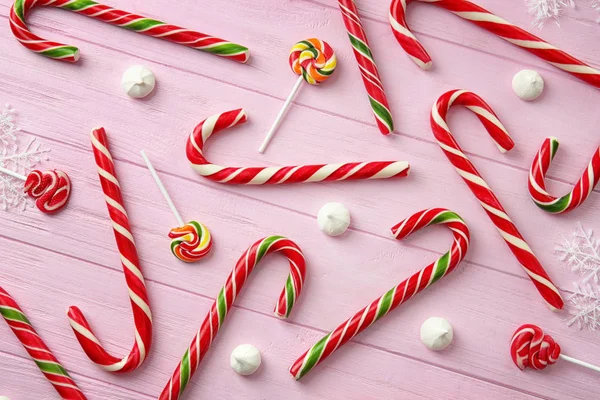 圣诞糖果手杖和装饰 — 图库照片
