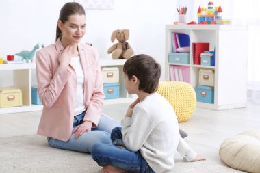 Çocuk konuşma terapisti ofisi