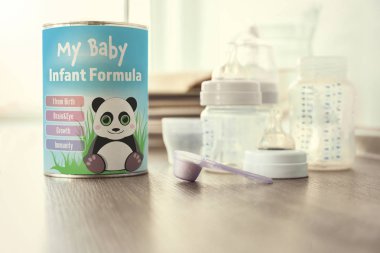 Olabilir ve toz bebek süt formülü ile Kepçe