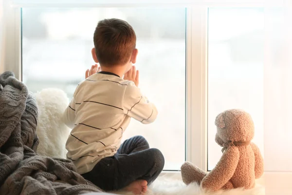 Schattig jongetje — Stockfoto