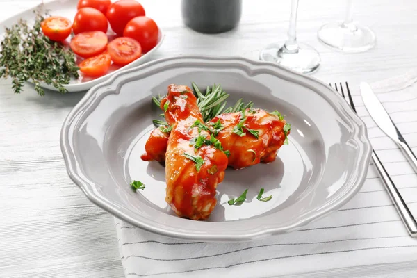 Teller mit Chicken Cacciatore — Stockfoto